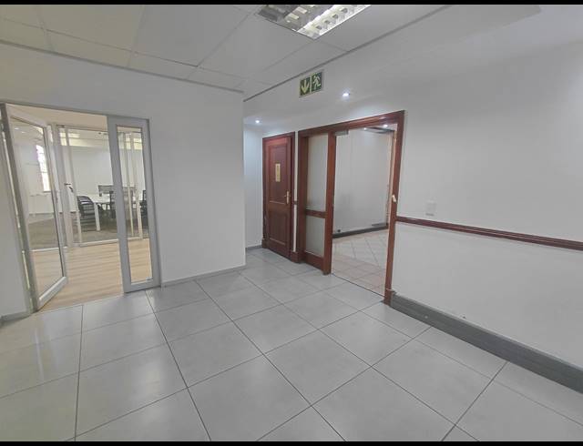 173M² OFFICE TO LET IN BRYANSTON